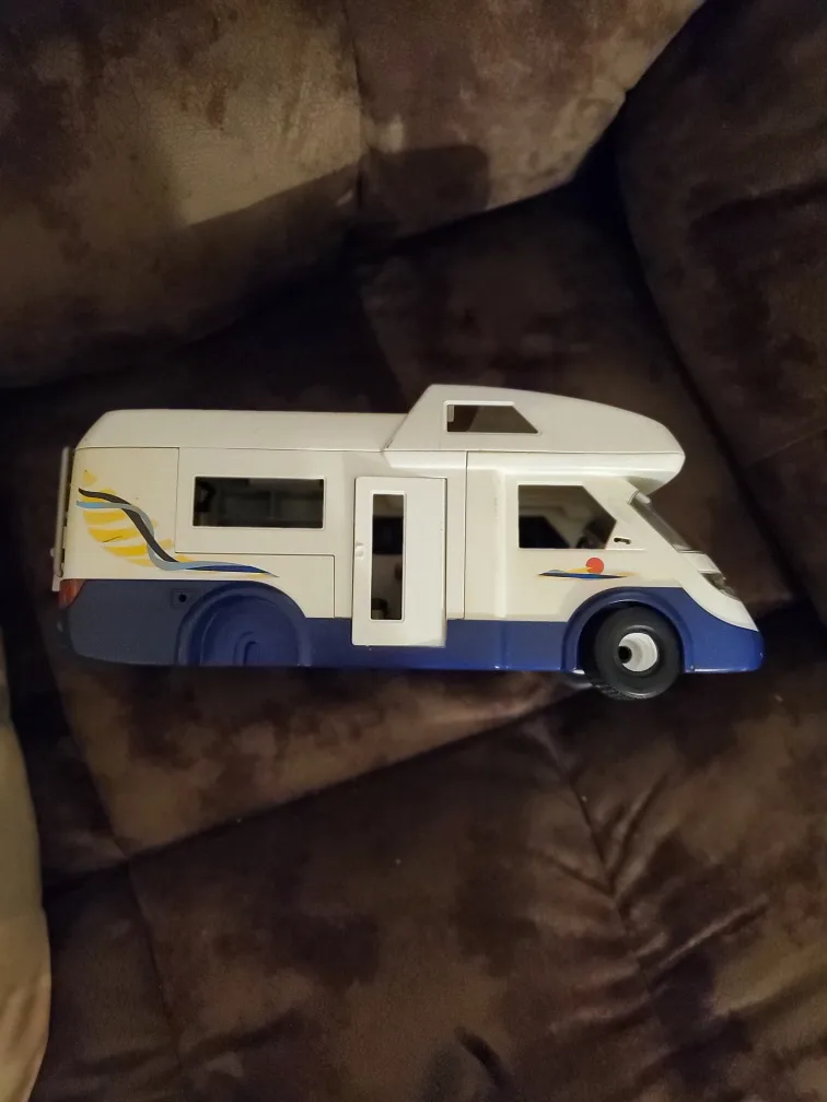 Playmobil Family Camper 70088 thumbnail