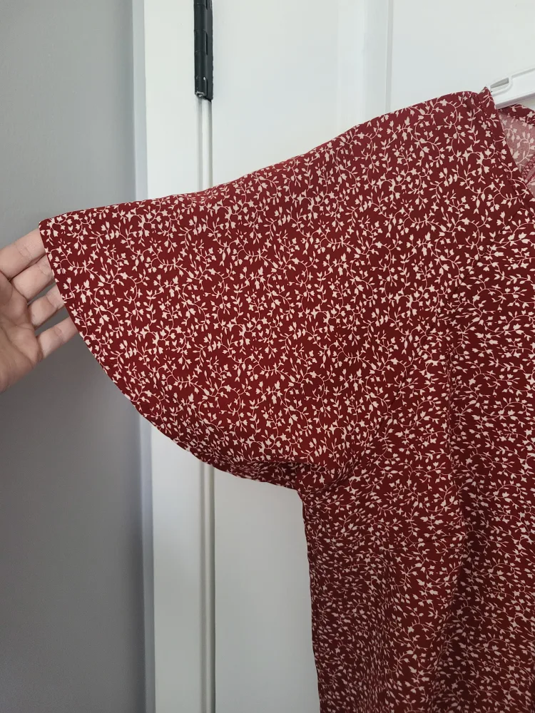 Shein Curve blouse size 1XL image indicator(3)