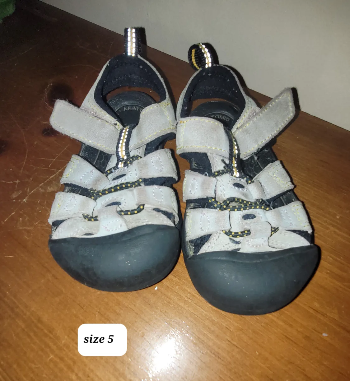 Keen Sandals Size 5 thumbnail