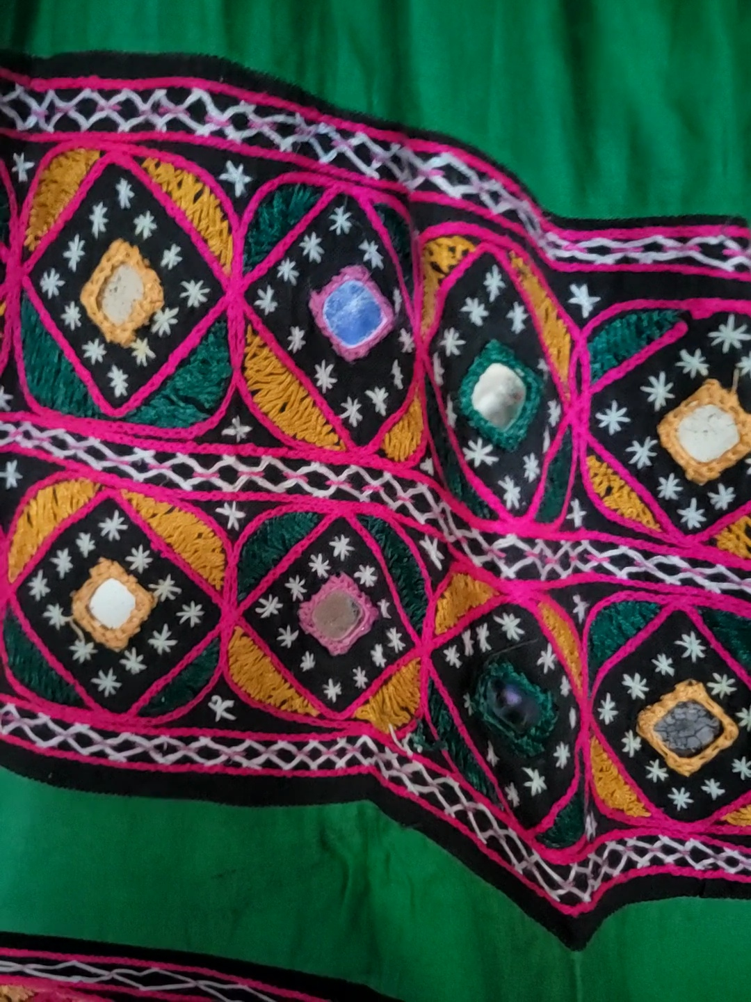 Green Embroidered skirt maxi - photo 2