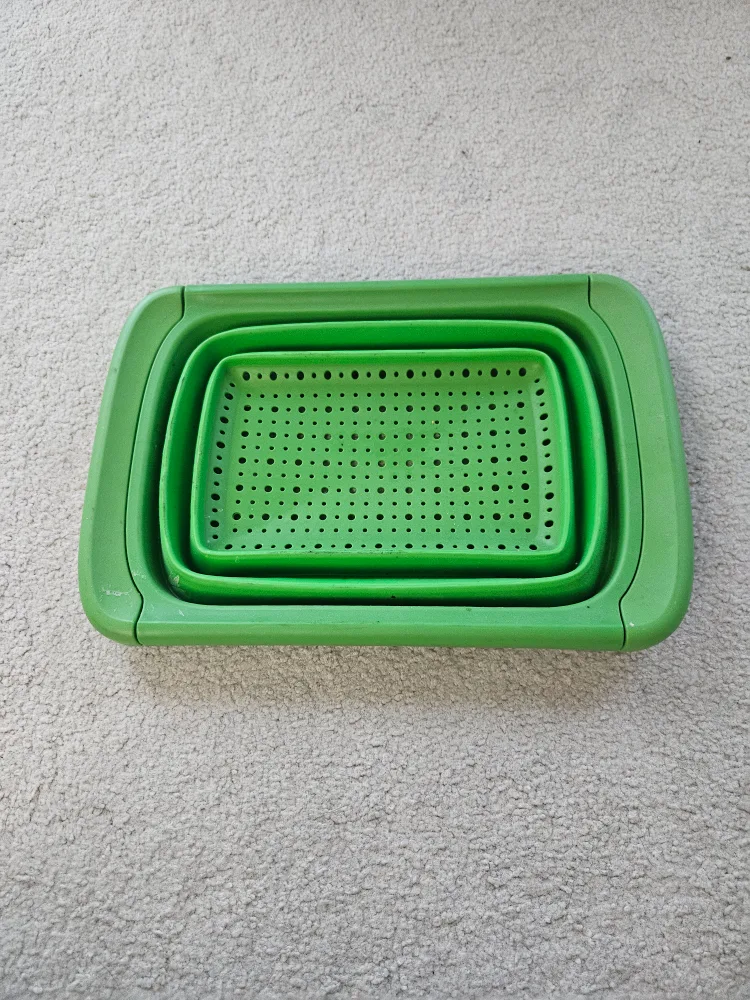 Green Collapsible Colander thumbnail