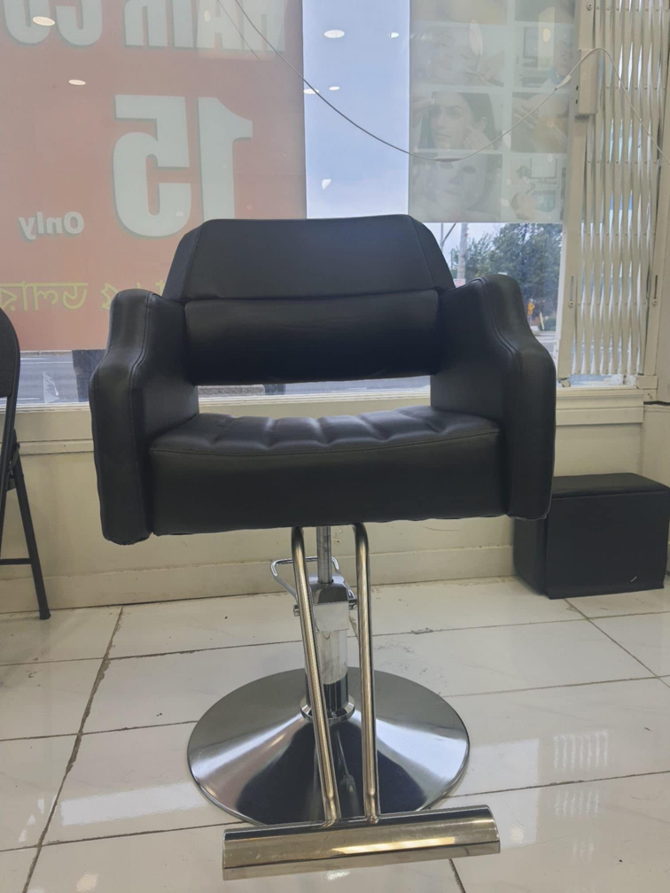 Black Salon/Barber Chair