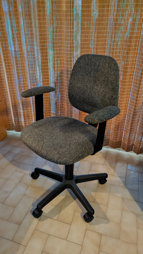 desk chair