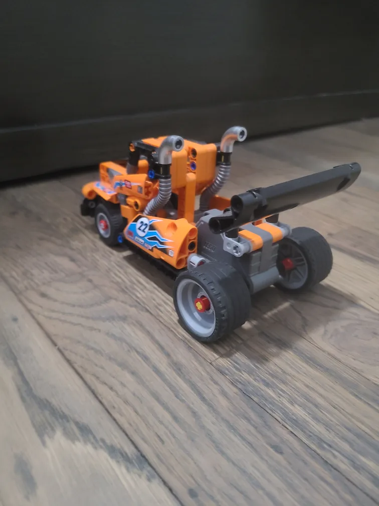 Lego Technic 42104 Race Truck image indicator(6)