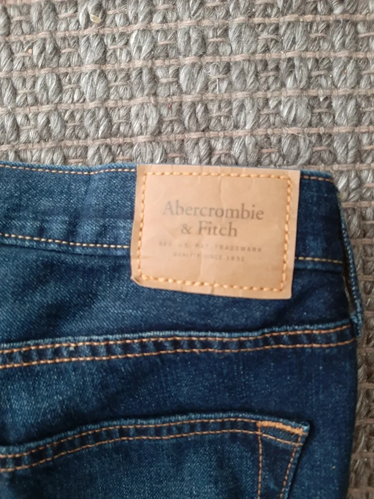 Abercrombie & Fitch Classic Straight Jeans 30x32 image indicator(2)