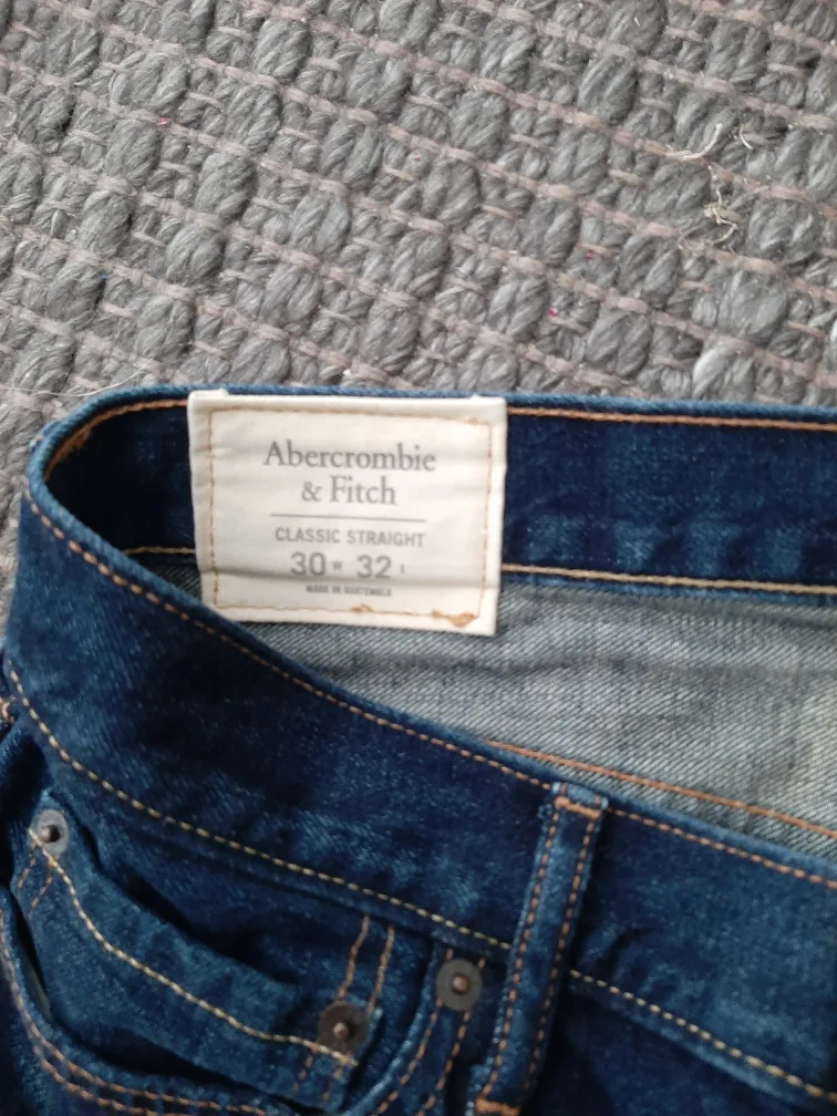 Abercrombie & Fitch Classic Straight Jeans 30x32 image indicator(3)