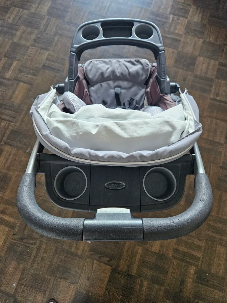 Graco Stroller - Good Condition! Ready to use. image indicator(6)