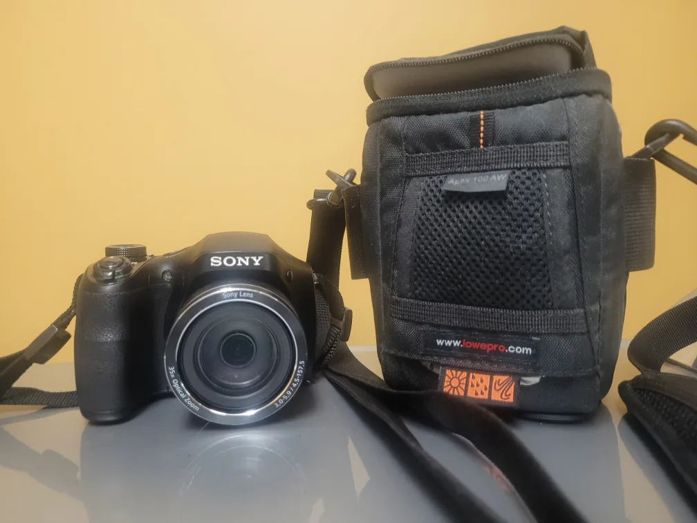 Sony DSC-H300 35x Optical Zoom with Lowepro Bag 🧡