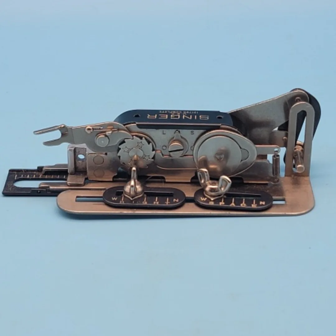 Vintage Singer #121795 BUTTONHOLE ATTACHMENT image indicator(7)