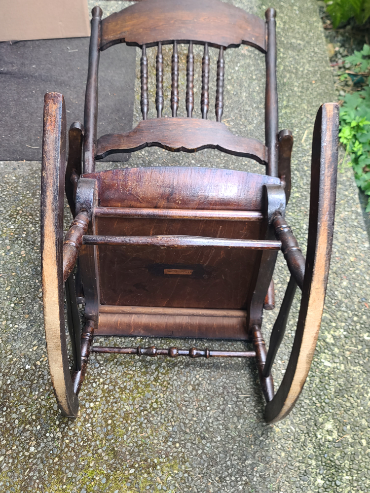 Antique Wooden Rocking Chair - photo 5