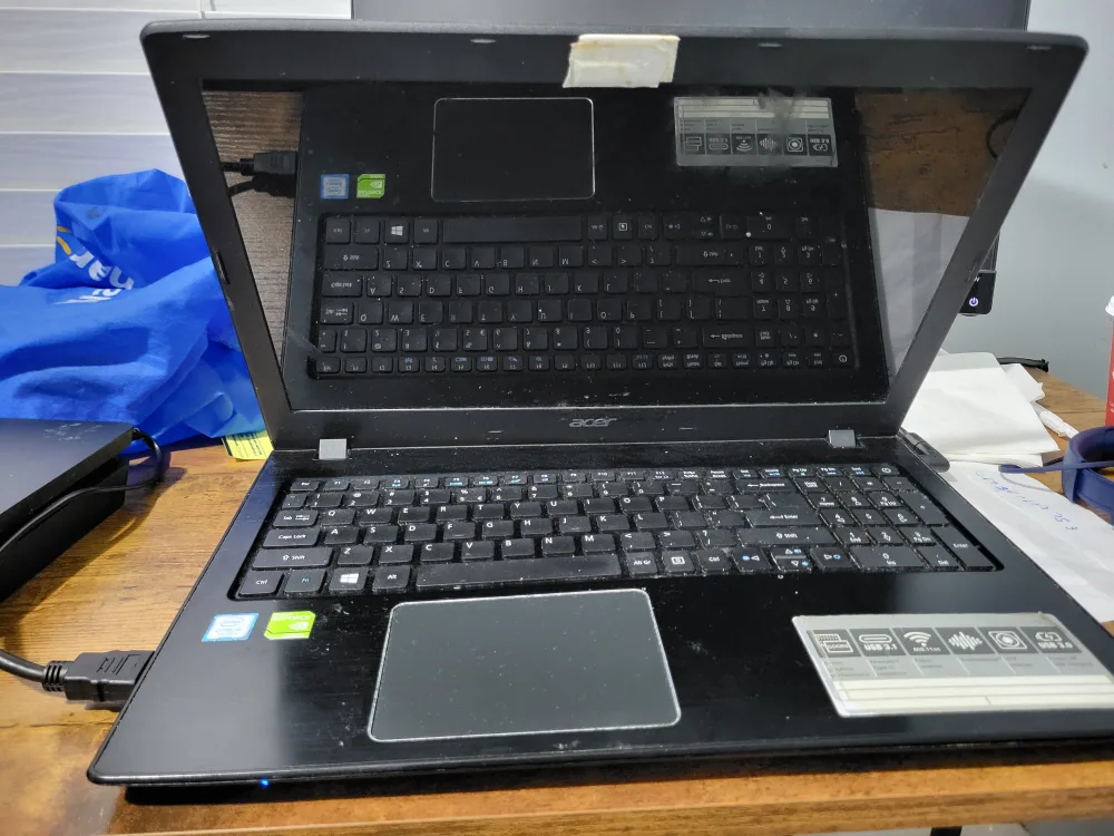Acer Laptop with HP Monitor [Read Description] thumbnail