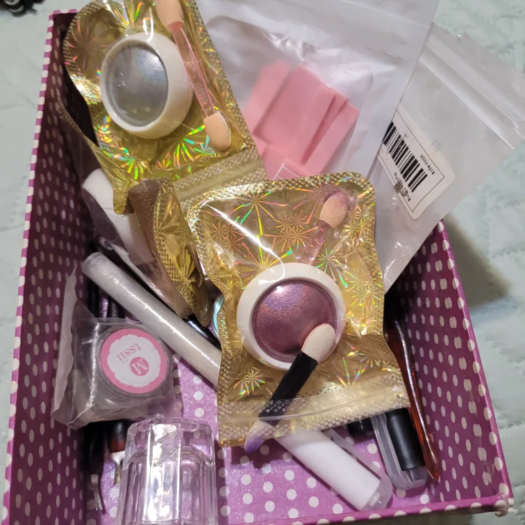 Mixed Lot of Nail Art Supplies image indicator(2)