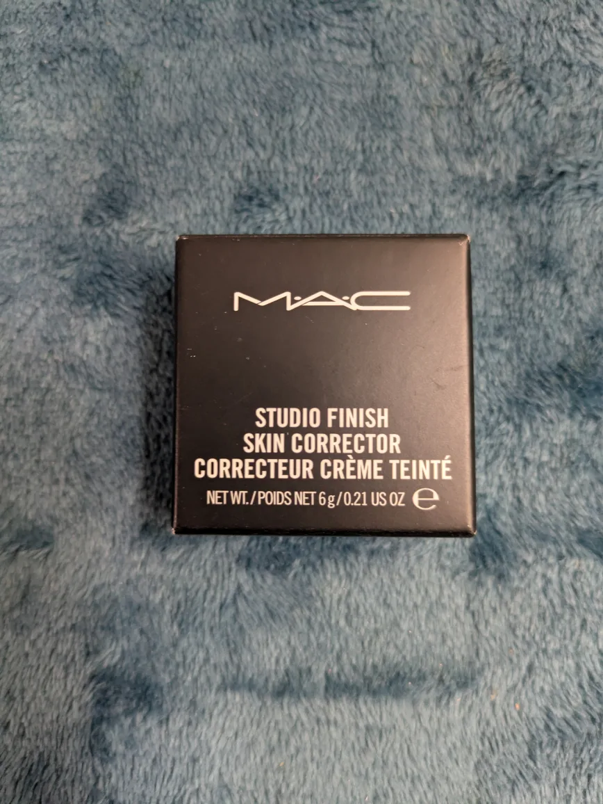 MAC Studio Finish Skin Corrector - Pure Orange