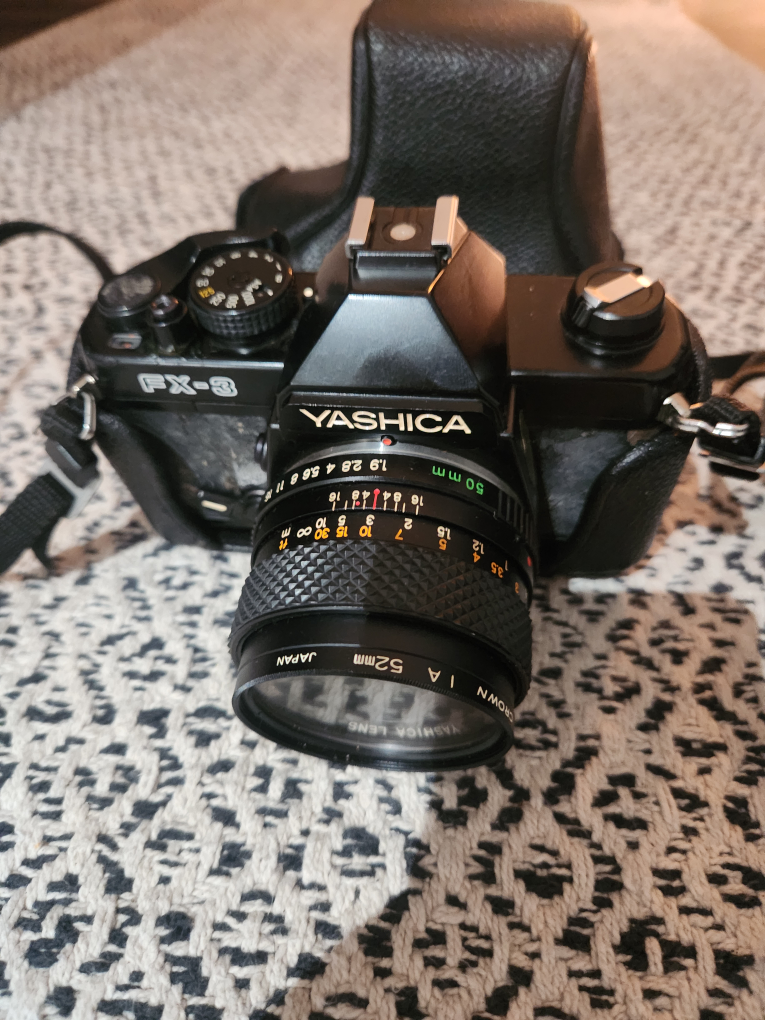 Yashica FX-3 Camera with Vivitar Zoom Thyristor 2500 Flash - photo 3