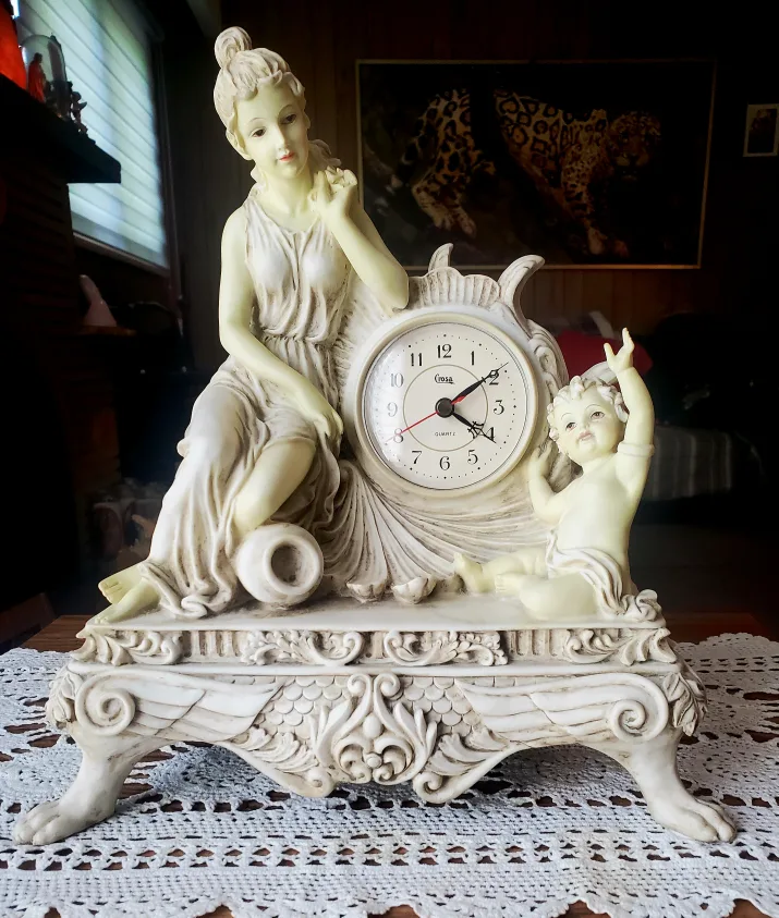 Crosa Quartz Figurine Clock thumbnail