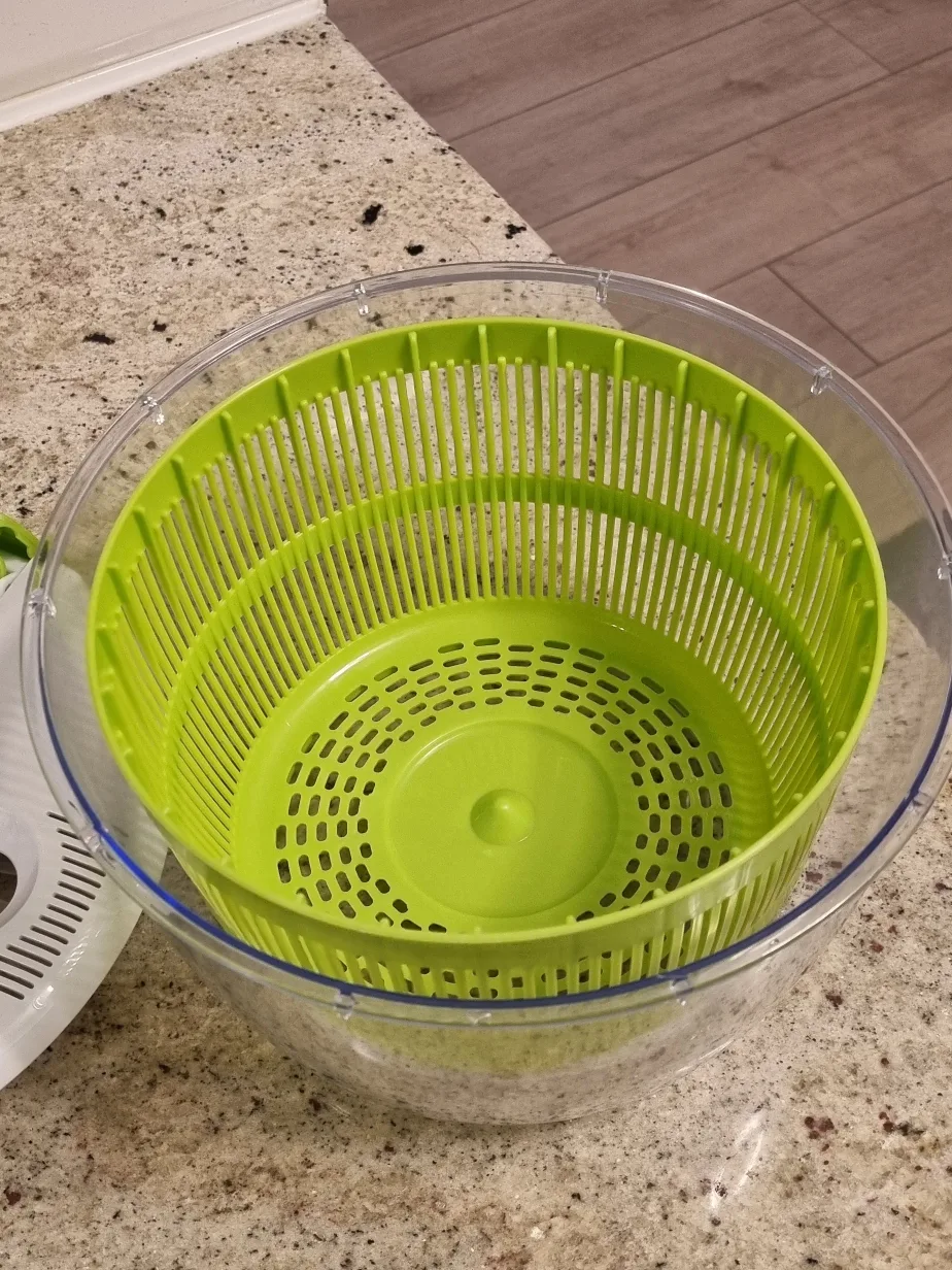 Cuisinart Salad Spinner - Green & White image indicator(4)