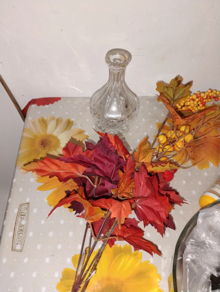 Free Fall Floral Arrangement thumbnail