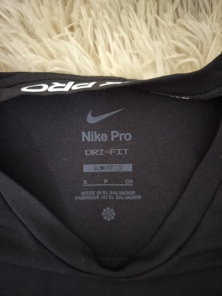 Nike Pro Dri-FIT Slim Fit Sleeveless Top - Small image indicator(2)