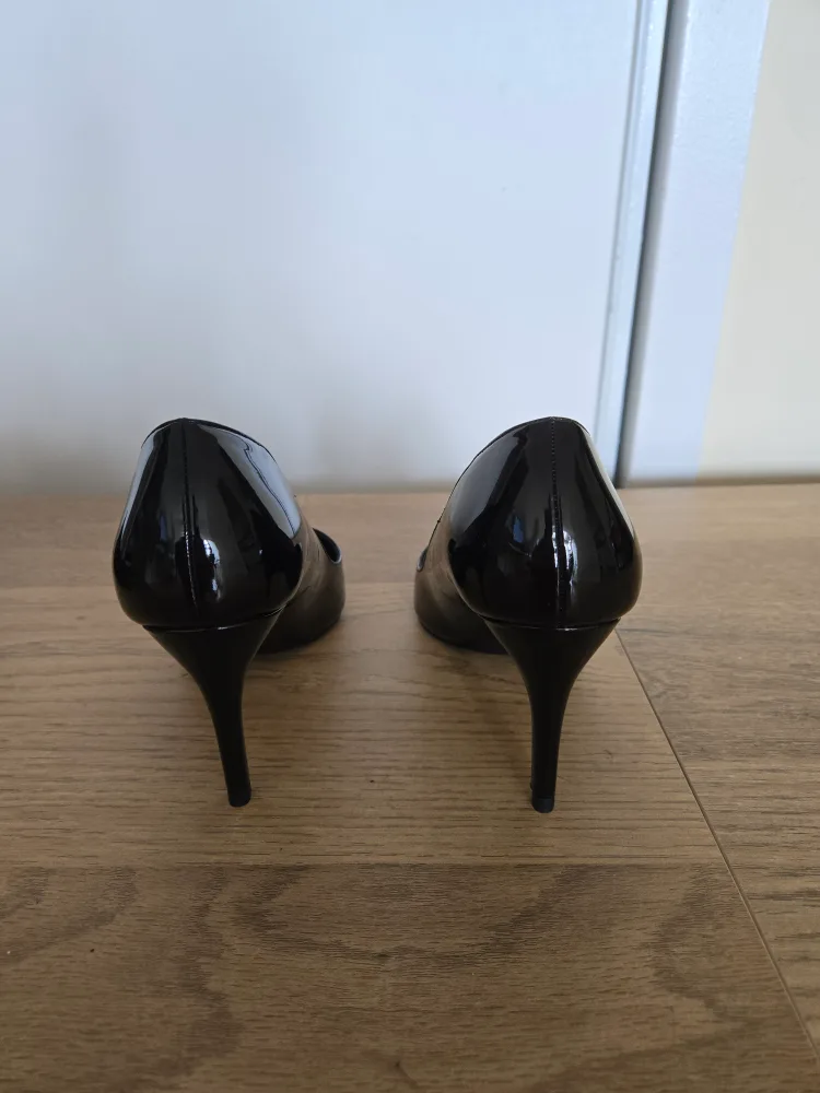 Call It Spring Black Heels and flats - Size 8 image indicator(3)