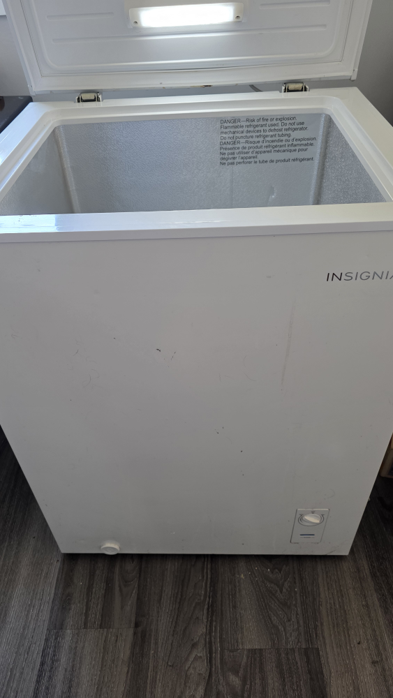 Insignia Chest Freezer - White 5.0Cu