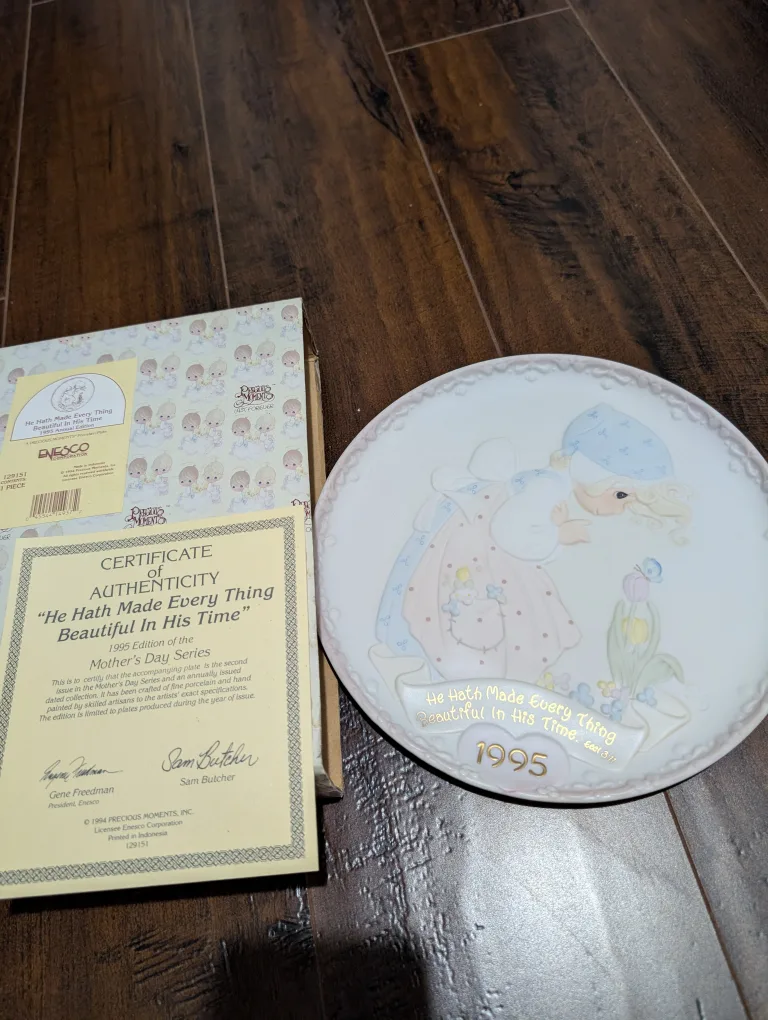 Precious Moments 1995 Mother's Day Plate thumbnail