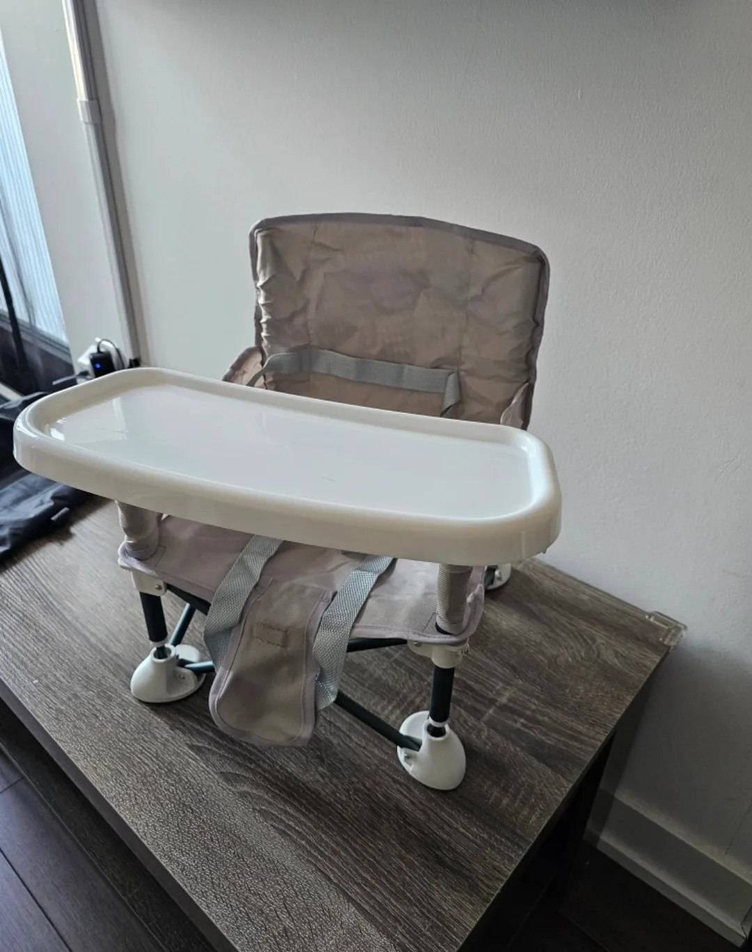 Foldable baby chair with tray - Brand New (Grey) image indicator(2)