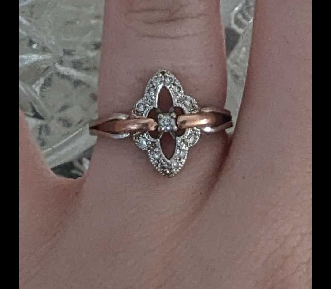 10K Gold Canadian Diamonds engagement ring - photo 5