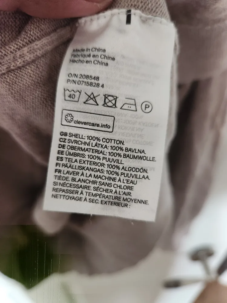 H&M Beige Cotton Turtleneck - Size XL image indicator(3)