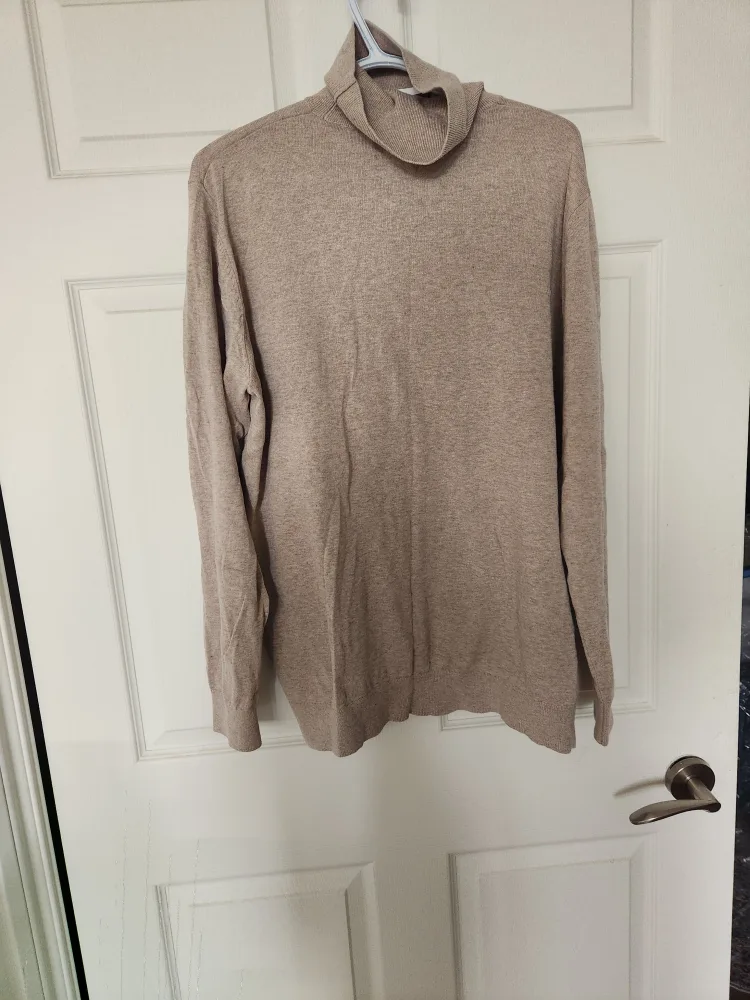 H&M Beige Cotton Turtleneck - Size XL image indicator(4)
