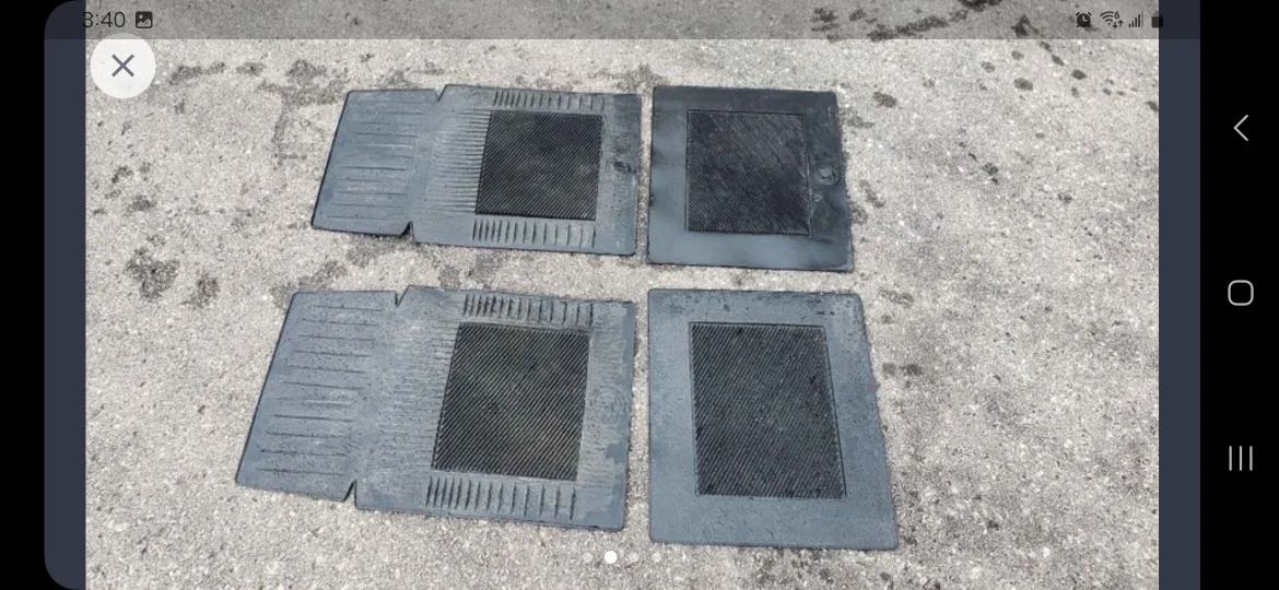 Set of 4 Black Car Floor Mats image indicator(2)