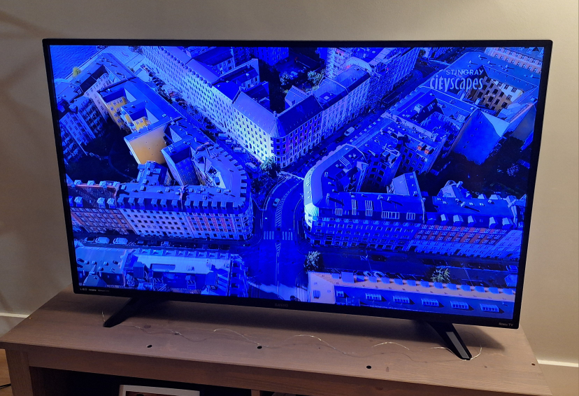 43" Smart Roku TV - photo 4
