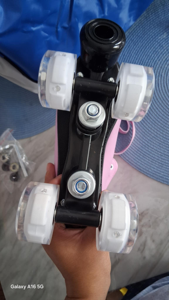 Pink Roller Skates - Size 34 - photo 3