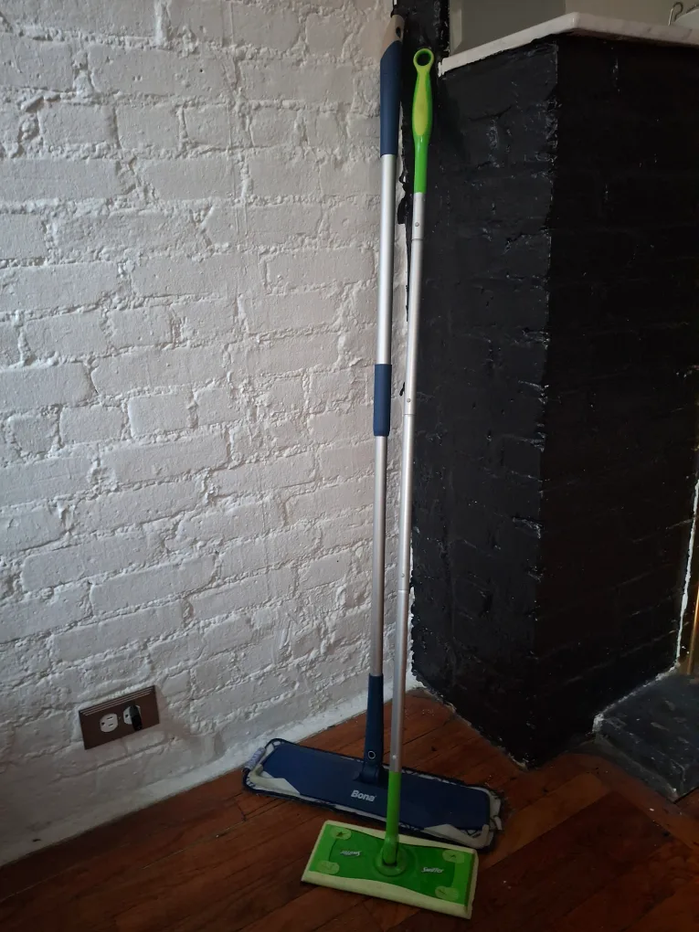 Bona Hardwood Floor Mop Kit image indicator(2)