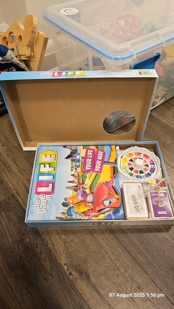 The Game of Life Board Game thumbnail