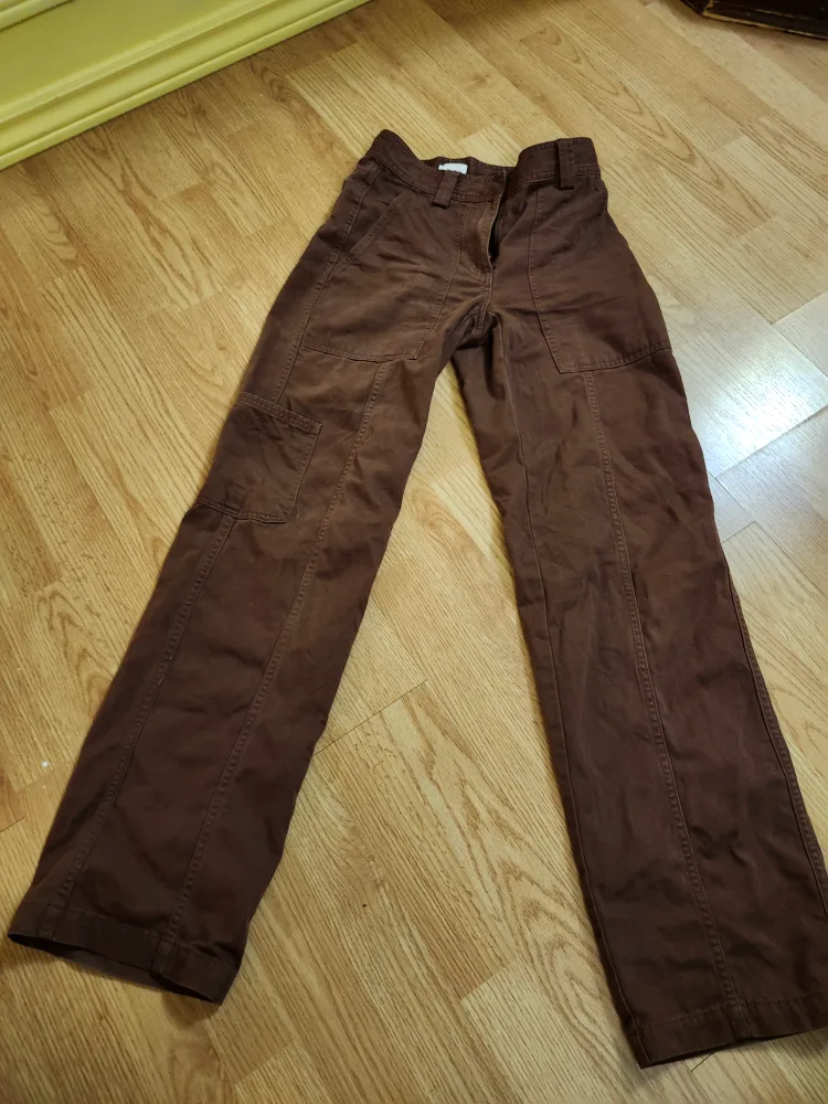 Brown Cargos image indicator(2)