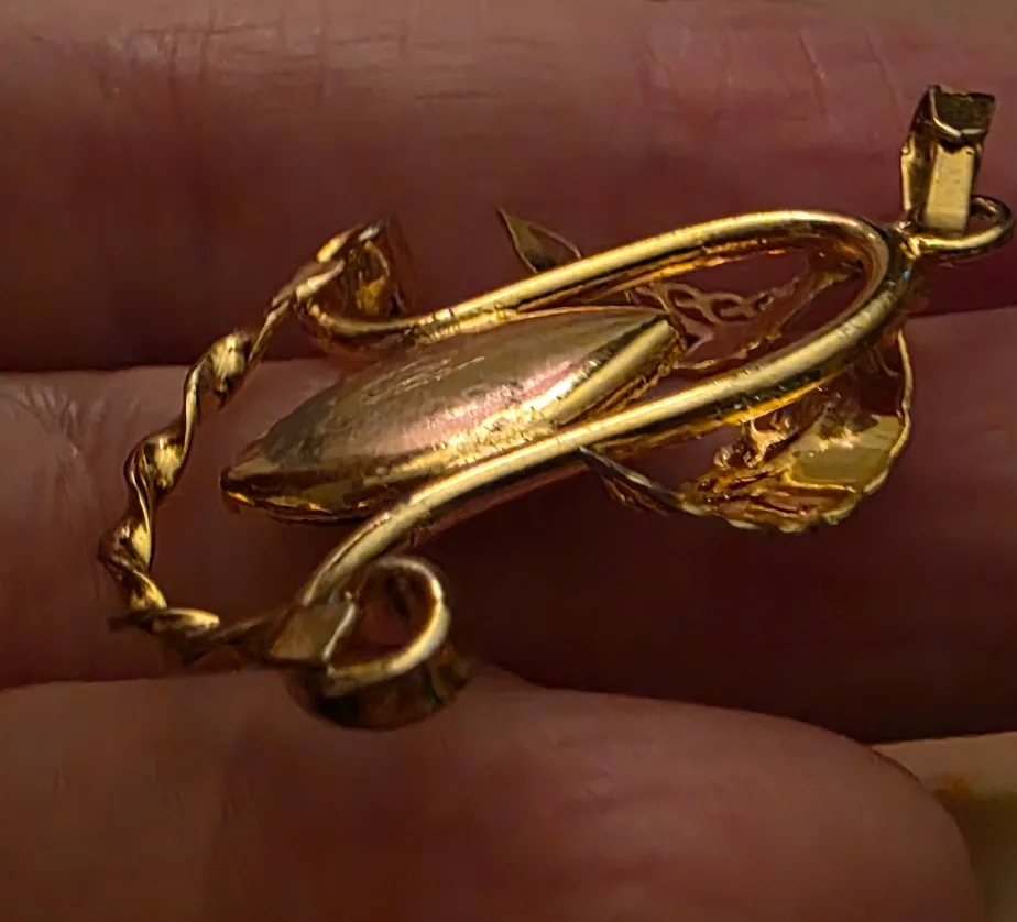 Nephrite Jade on Gold Tone Filigree Pendant  image indicator(4)