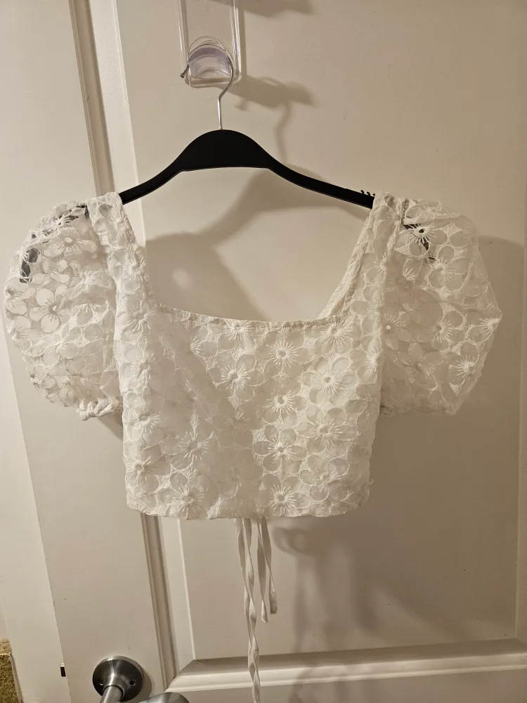 White Floral Puff Sleeve Crop Top 🧡 thumbnail