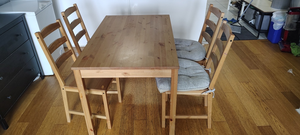 Dining Table(4 seater) with chairs and cushions - photo 3