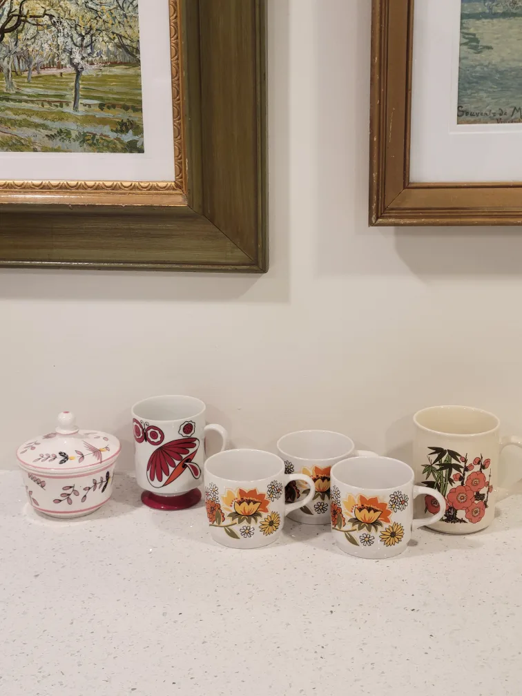 Retro Floral Vintage Mugs.Retro Napkin Holder.Retro Sugar bowl thumbnail