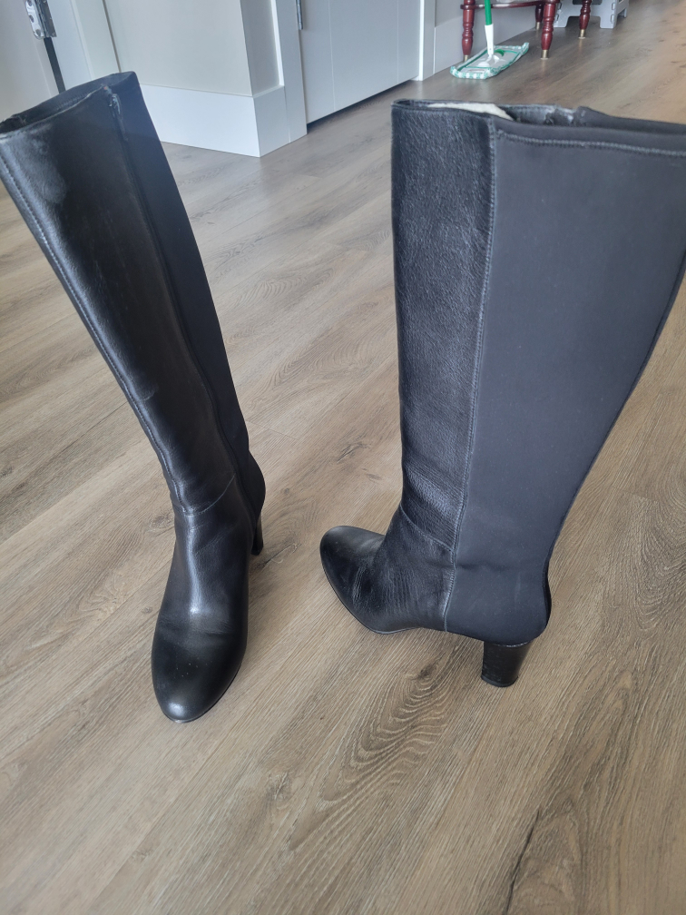 Black Leather Knee-High Boots - Size 8