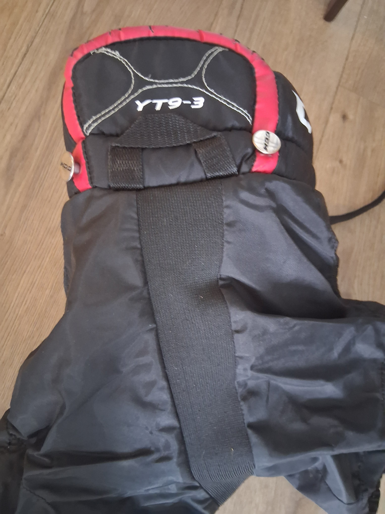 CCM YTH9-3 Hockey Pants - photo 2