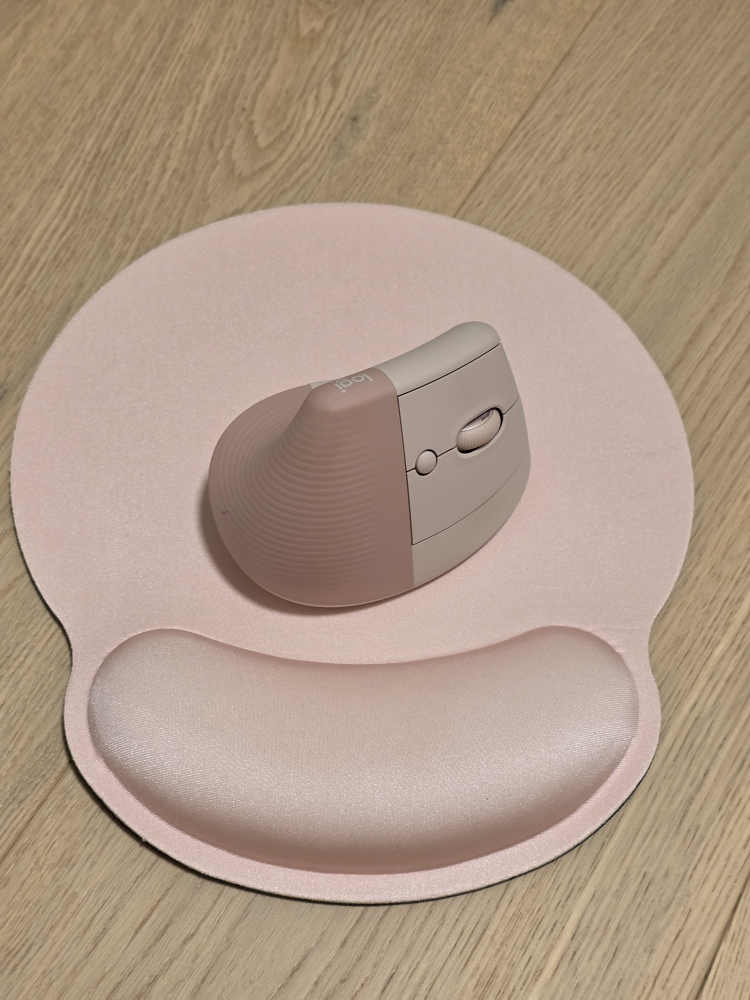 Logitech Lift Vertical Ergonomic Mouse - Rose