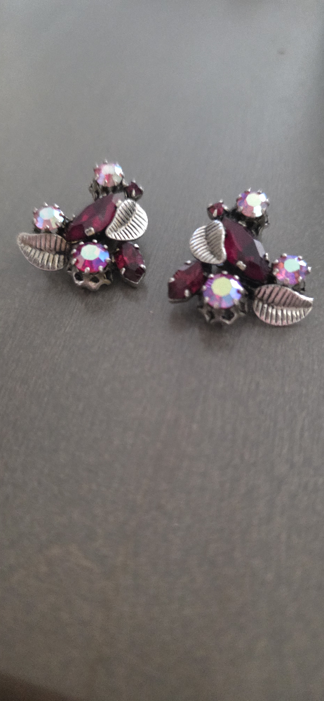 Vintage Clip On Earrings - Red & Silver