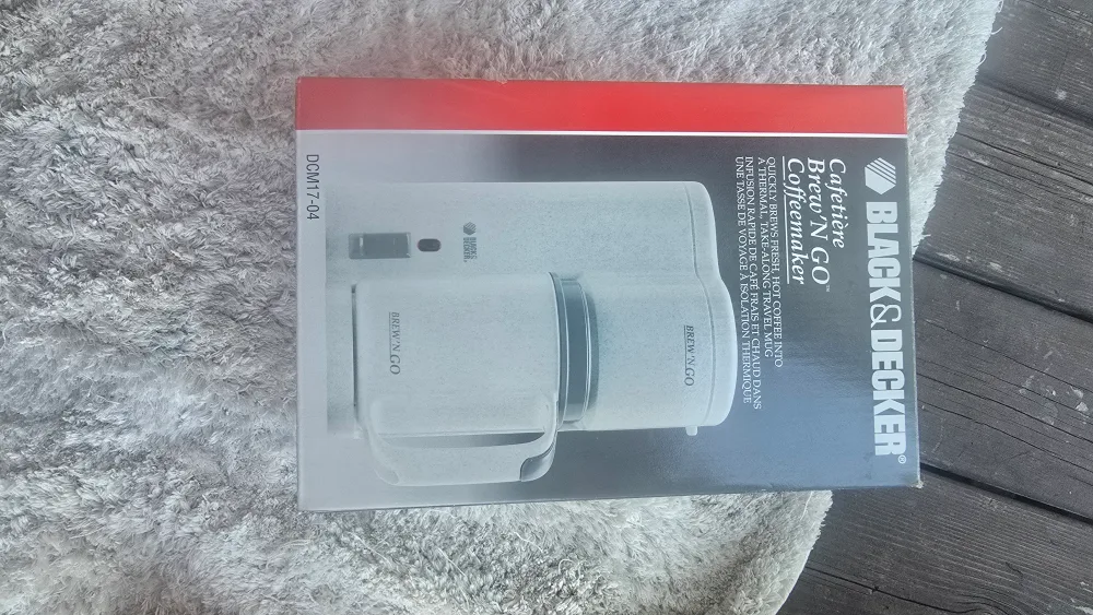Black & Decker Brew N Go Coffeemaker DCM17-04 thumbnail