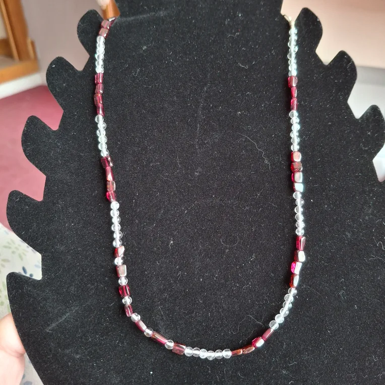 Garnet and white agate necklace thumbnail