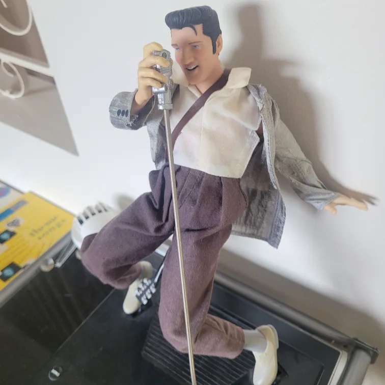Elvis Presley Telemania Limited Edition Phone thumbnail