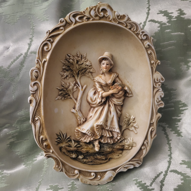 Vintage Wall Hanging Plaque