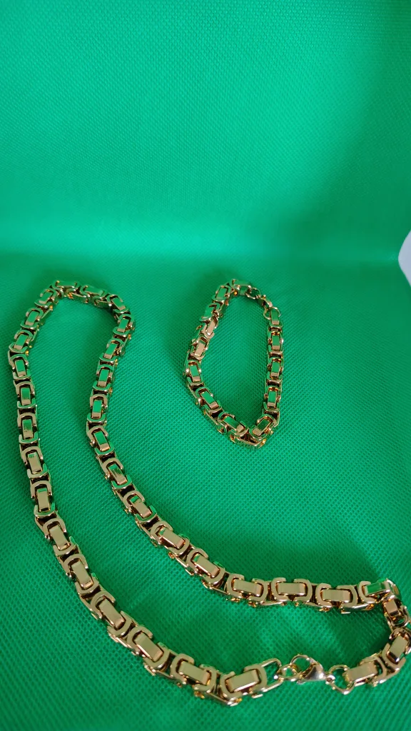 Gold Tone Necklace & Bracelet Set - Brand New thumbnail