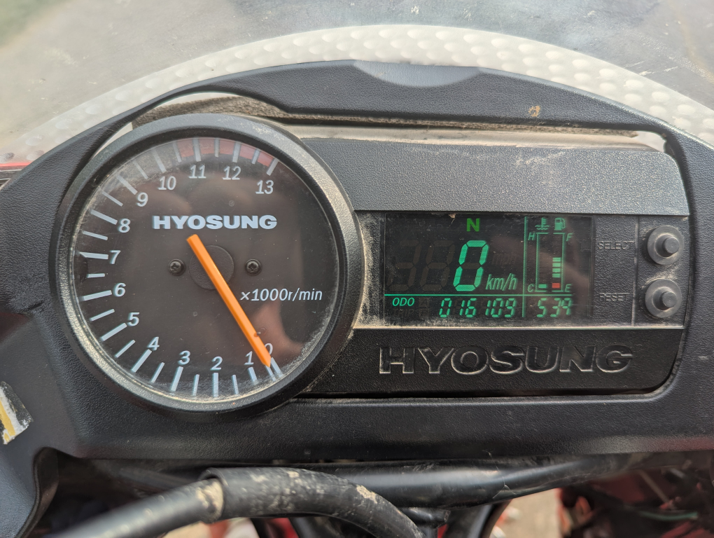 2007 Hyosung GT650R Motorcycle - photo 3