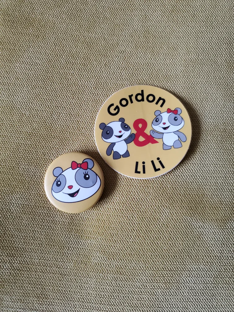 Gordon & Li Li Panda Pin n sticker thumbnail